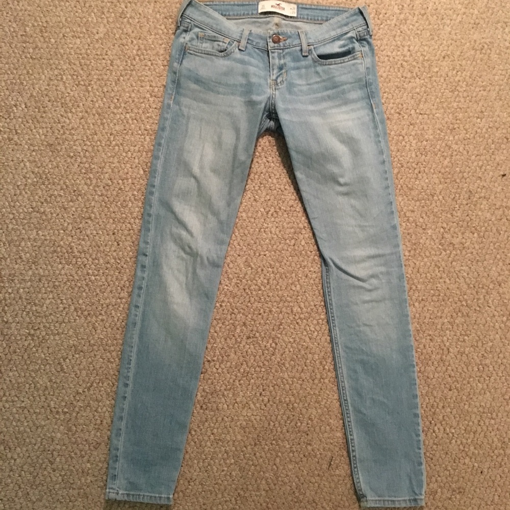 Hollister skinny jeans.